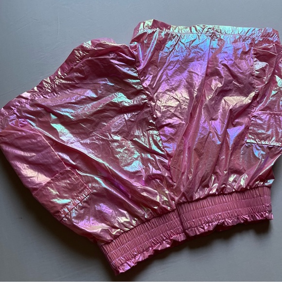 SOI STUDIO pink iridescent shiny cargo utility high rise elastic waist shorts - Picture 3 of 6